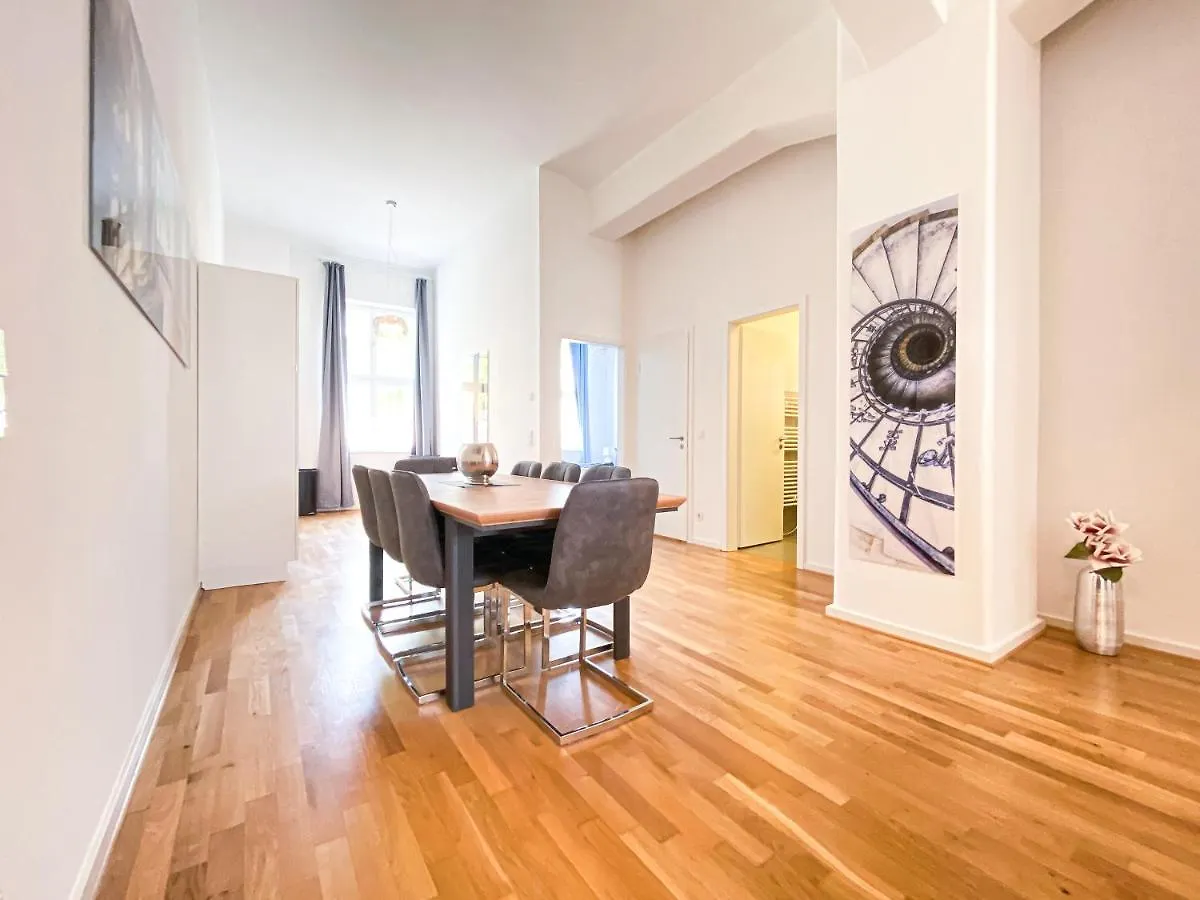 Grosse 3-Raum Luxus-Unterkunft Mit 2 Badern, Waschtrockner & Kostenfreier Tiefgarage In Innenstadtnahe Leipzig Apartment
