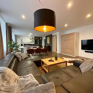 Waldstrassenviertel Loft Terrasse, Redbull Arena Apartment